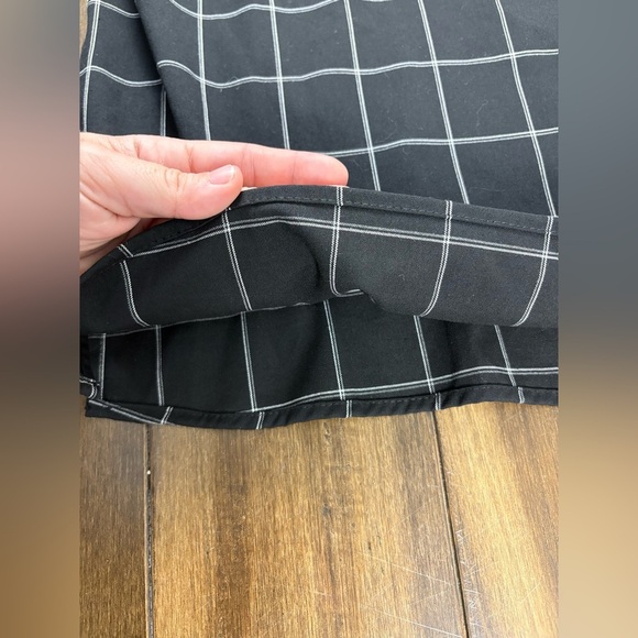 Liz Claiborne size L Blue Grid Tank Top Blouse Crew Neck Sleeveless - Picture 6 of 9